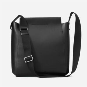 Everlane//Black Leather Bag